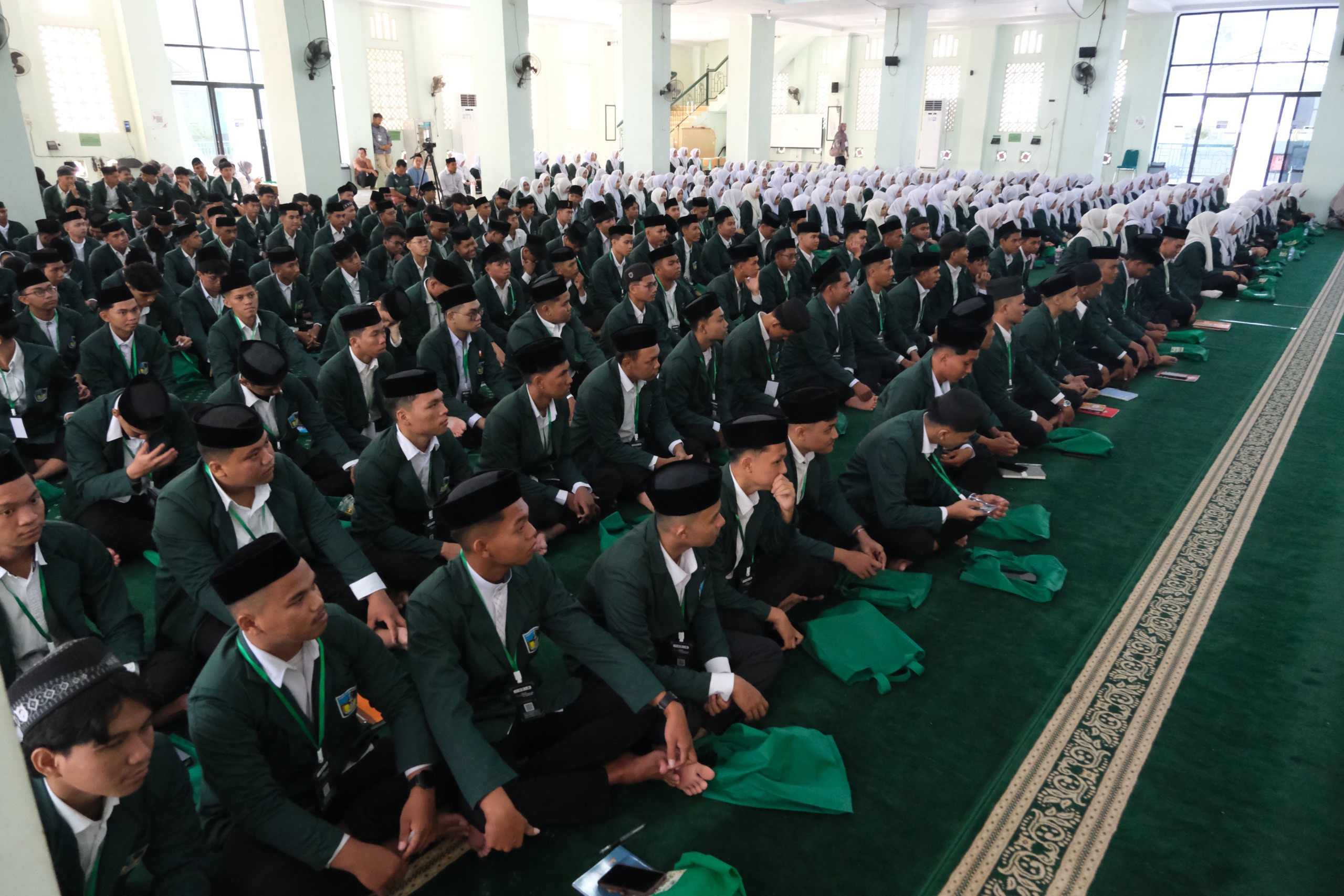 Rektor Ingatkan 500 Maba FH UMI: Kecerdasan Tanpa Integritas Bisa Menjadi Ancaman