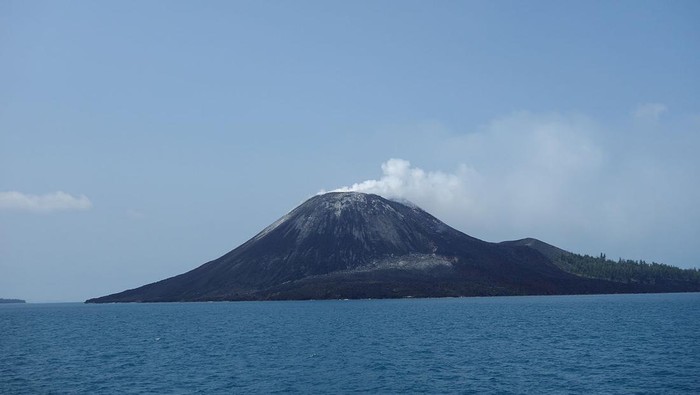Gunung Anak Krakatau Kembali Erupsi, Catat Fakta Penting Ini